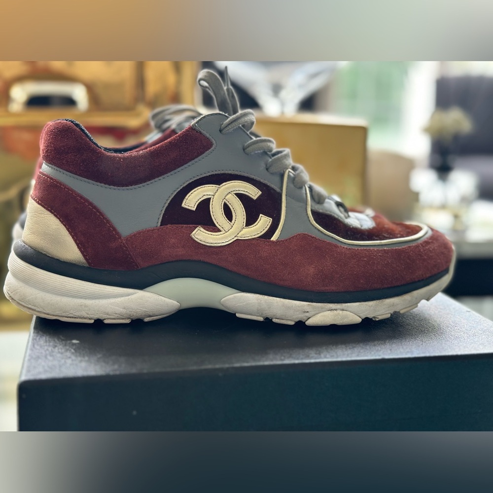 USED WOMEN CHANEL TRAINERS SUEDE